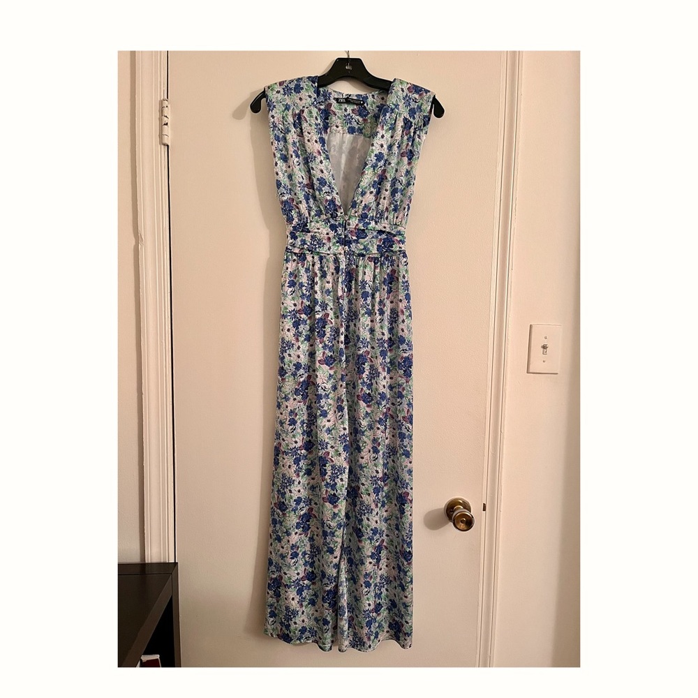 Gorgeous floral Maxi dress